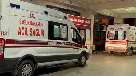 Bisikletini istedikleri çocuğu kovaladılar! Araba çarpsa da bir olup dövdüler - Gündem