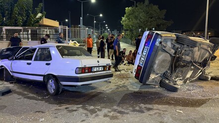 Antalya'da otomobiller kafa kafaya çarpıştı: Yaralılar var - 3. Sayfa