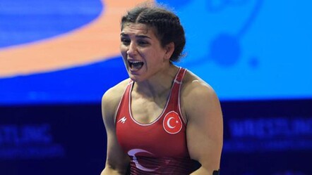 Milli güreşçimiz Nesrin Baş, dünya ikincisi oldu - Spor