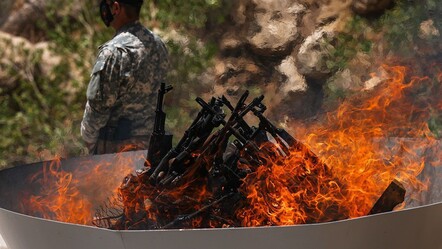Terör örgütü PKK'nın tüm uzantılarına MSB'den net mesaj: Başta Suriye olmak üzere tüm gruplar karara uymalı  - Gündem