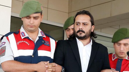 Emrah Serbes'in imza günü etkinliği büyük tepki çekti! İletişim Yayınları geri adım attı - Gündem