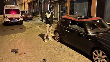 Park halindeki araca düştü: 25 yaşındaki genç yoğun bakımda - 3. Sayfa