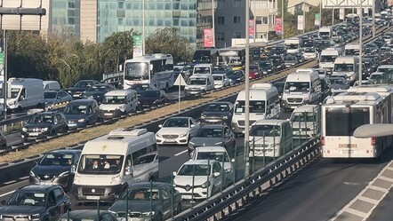 İstanbul'da trafik kilit! Yoğunluk yüzde 71'e kadar çıktı - Gündem