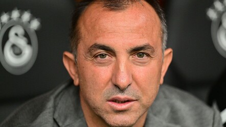 Recep Uçar'dan Galatasaraylı yıldıza övgü: Takımı ayakta tuttu - Spor