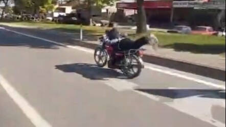Tokat'ta trafikte korku dolu anlar! Kullandığı motosikletin üzerine yattı - 3. Sayfa