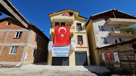 Şehit Mustafa Uslu'nun annesine verdiği ev sözü yerine getirildi! Anahtarlar ailesine teslim edildi - Gündem