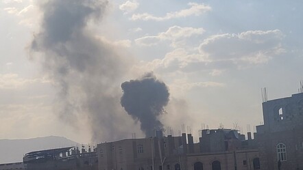 İsrail, Yemen'in başkenti Sana'yı vurdu - dunya