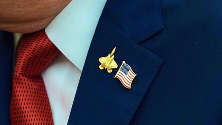 Trump-Erdoğan görüşmesinde dikkat çeken F-22 rozeti - Dünya
