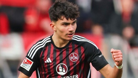 10 gollü çılgın maçta Can Uzun şov yaptı: Frankfurt'tan yarım düzine gol - Spor
