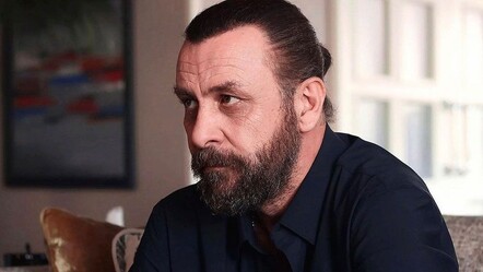 Mekan çıkışı gerginlik! Nejat İşler’e muhabirin kafa attığı anlar kamerada - Magazin