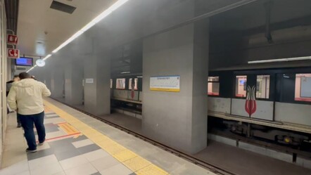 Bakırköy- Kayaşehir Metro hattında alevler yükseldi! Seferler durdu, yolcular tahliye edildi - Yaşam