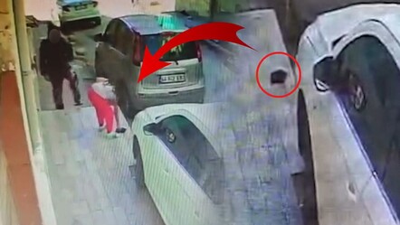 İçinde yok yok! Kaldırımda unutulan 600 bin liralık kese ekipleri harekete geçirdi - 3. Sayfa