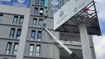 Şişli'de inşaat alanındaki vinç devrildi! Ekipler bölgede - Gündem