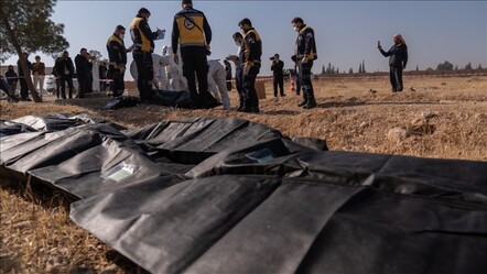 Suriye'nin Humus kentinde toplu mezar! 16 ceset kalıntısı... - Dünya