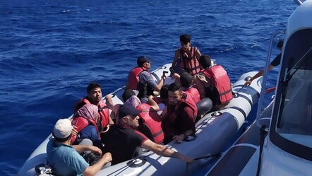 İzmir açıklarında çok sayıda düzensiz göçmen yakalandı! - 3. Sayfa