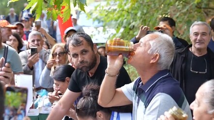Şenlikte rekor performans! Bir kilo balı sadece iki dakikada yedi! - Yaşam