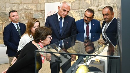 Bakan Ersoy tanıttı! İsviçre’den gelen yedi tarihî eser Bodrum Kalesi’nde - Kültür - Sanat