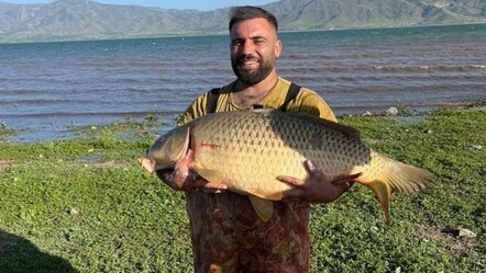Elazığ'da amatör balıkçı dev sazan yakaladı - Yaşam