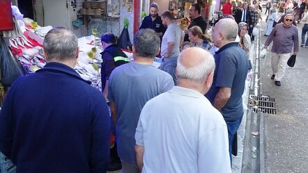 Hamsinin kilosu yarı yarıya düştü! Vatandaşlar kapış kapış aldı - Ekonomi