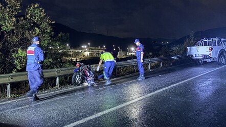 İzmir'de pikap ile elektrikli bisiklet çarpıştı: 1 ölü, 1 yaralı - 3. Sayfa