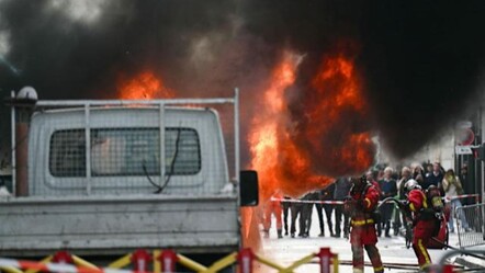 Paris’in kalbinde patlama! Hükümet toplantısının yapıldığı binanın yakınında minibüs infilak etti - Dünya