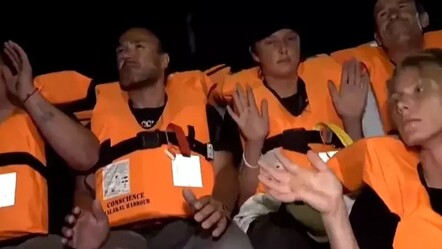İsrail, Özgürlük Filosu'na ait gemiye uluslararası sularda saldırdı! - Dünya