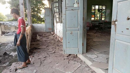 Myanmar'da katliam! Ordu, göstericilerin üzerine paraşütle bomba attı - Dünya