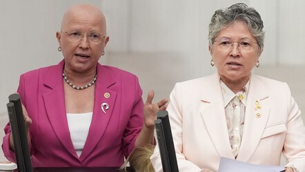 Meclis kürsüsünde peruğunu çıkarmıştı! CHP'li Nurten Yontar kanseri yendiğini duyurdu - Gündem