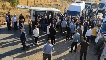 Siirt'te öğretmenleri taşıyan servis, yolcu minibüsü ile çarpıştı! Çok sayıda yaralı var - 3. Sayfa