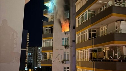 Adana'da apartman yangını! İnsanlar tahliye edildi - 3. Sayfa
