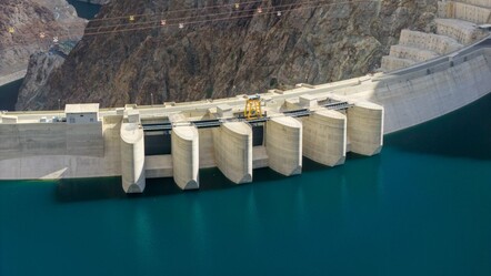 Türkiye'nin birinci, dünyanın beşinci en yüksek kemer barajı! 1,4 milyon hanenin elektriğini karşıladı - Ekonomi