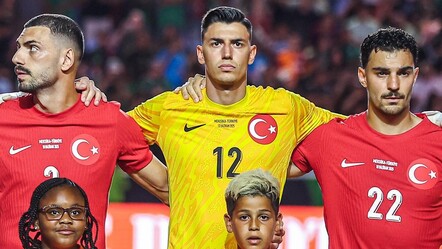 A Milli Takım'da şaşkına çeviren gelişme! Kaleci Berke Özer, haber vermeden kamptan ayrıldı - Spor