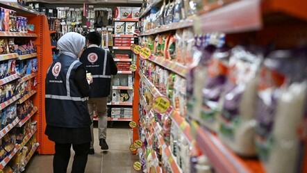Ticaret Bakanlığından etiket oyununa neşter! Dara düşürülecek, ambalaj parası ödenmeyecek - Ekonomi