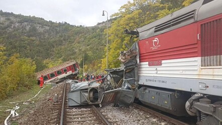 Slovakya’da iki tren çarpıştı: 100'den fazla yaralı var - Dünya