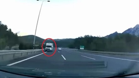 Ters yönde giden kamyonet jandarmaya yakalandı! Sürücü cezasız kalmadı - 3. Sayfa