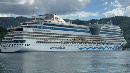 Dev kruvaziyer Marmaris Limanı'na demir attı! 2 bin 500 turist ilçeye akın etti! - Ekonomi