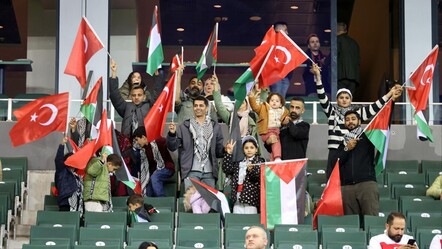 Filistinli çocuklar Türkiye-Gürcistan maçı için Kocaeli'ne getirildi - Gündem