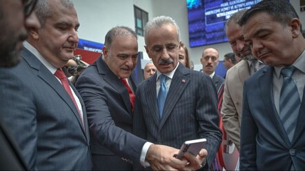 5G 1 yılda ülkeye yayılacak! Devletin kasasına en az 2,1 milyar dolar girecek - Ekonomi