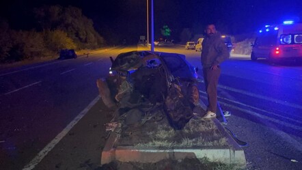 Yozgat'ta korkunç kaza! Direğe çarpan araç ikiye bölündü, sürücü öldü - 3. Sayfa
