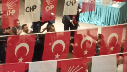 CHP Kahramanmaraş Kongresi’nde kavga çıktı! Adayların taraftarları birbirine girdi - Gündem
