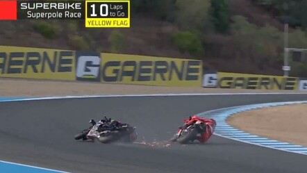 Toprak Razgatlıoğlu kaza mı yaptı, sağlık durumu nasıl? 2025 Superpole'de Bulega uzun tur cezası aldı! - Haberler