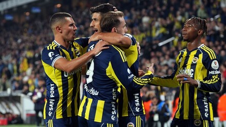 Bu kadar umarsız oyuncularla nereye kadar? | Spor yazarları Fenerbahçe'yi değerlendirdi - Spor