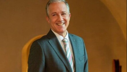 Divan Otel kimin, Murat Tomruk kimdir? - Haberler