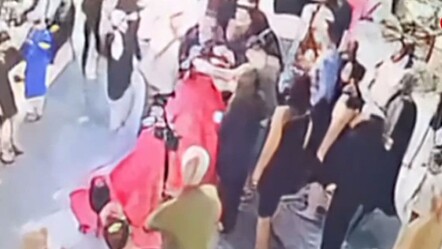 Düğün salonunda korkutan anlar: Avize gelinin üzerine düştü - Yaşam
