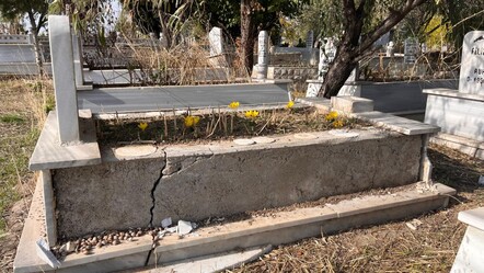 Mezarlıkta şoke eden olay! Çalıp evine götürdü, yetmedi bahçesine dikti - 3. Sayfa