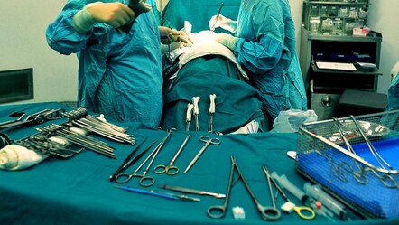 Yasaklı doktor ameliyata girdi, hasta öldü! Savcılık 33 yıla kadar hapis talep etti - Gündem