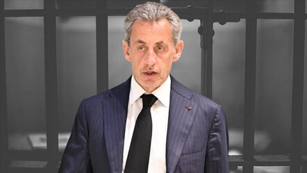 Sarkozy cezaevindeki ilk gecesinde zor anlar yaşadı! "Kaddafi'yi sen öldürdün" - Dünya