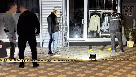 Adana'da hareketli gece! İş yerine el yapımı patlayıcı atıldı - 3. Sayfa