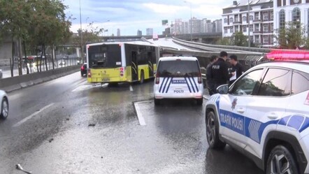Kadıköy'de İETT otobüsü bariyerlere çarptı, şoför alkollü çıktı! 2 yaralı - 3. Sayfa