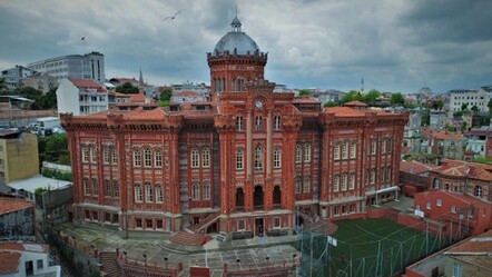 MEB süre tanıdı, yönetim 10 milyon euro bulamadı! 571 yıllık Fener Rum Okulu yeni bina arıyor - Gündem